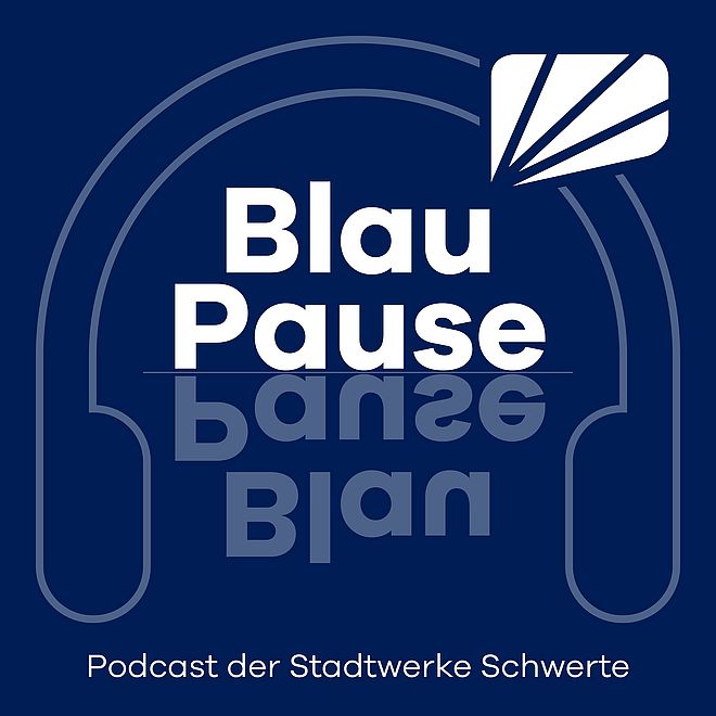 Logo des Podcasts 'Blau Pause' mit stilisiertem Kopfhörer und Text 'Podcast der Stadtwerke Schwerte'