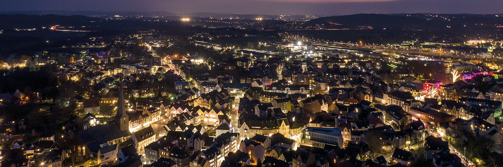 Drohnenbild Schwerte bei Nacht als Symbolbild für unser Engagement in Schwerte.