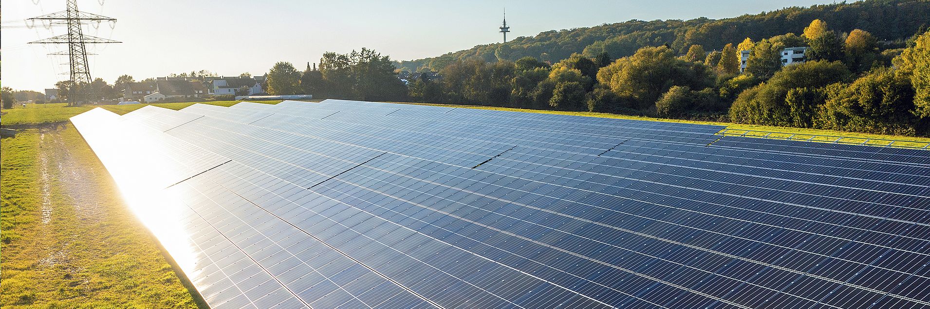 Ein Bild vom Solarpark der Stadtwerke Schwerte in Schwerte.